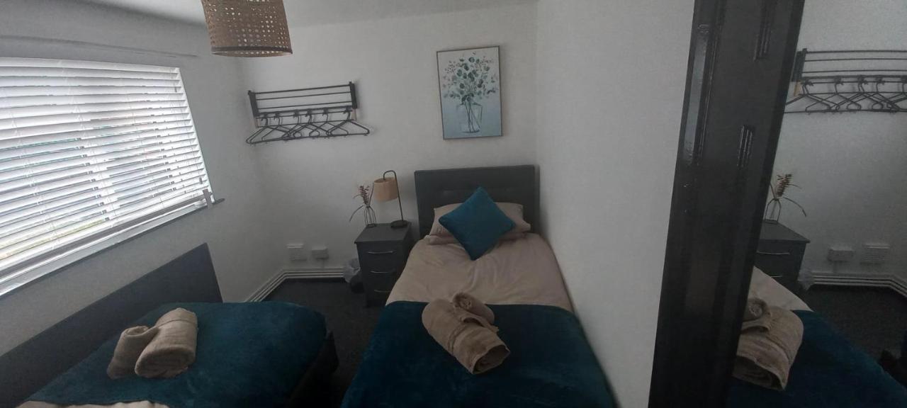 6-Min Walk To New Cross Parking Long Stay Discounts Wolverhampton Ngoại thất bức ảnh