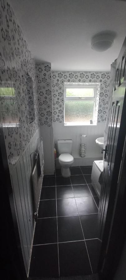 6-Min Walk To New Cross Parking Long Stay Discounts Wolverhampton Ngoại thất bức ảnh