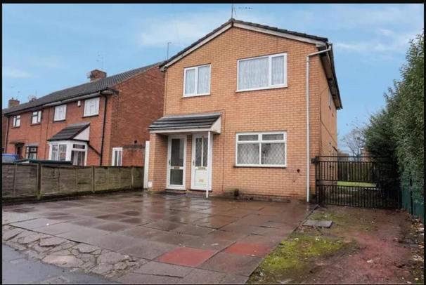 6-Min Walk To New Cross Parking Long Stay Discounts Wolverhampton Ngoại thất bức ảnh